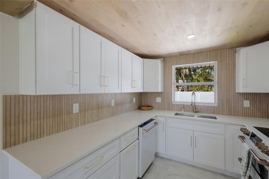 For Sale: $1,250,000 (3 beds, 2 baths, 1398 Square Feet)