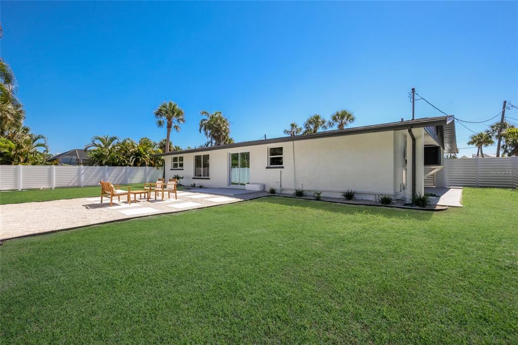 For Sale: $1,250,000 (3 beds, 2 baths, 1398 Square Feet)