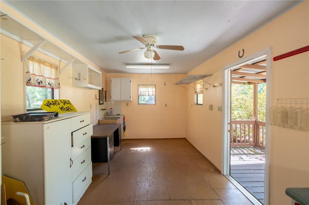 For Sale: $735,000 (3 beds, 3 baths, 2800 Square Feet)