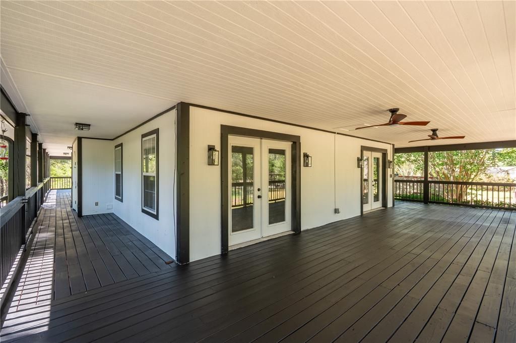 For Sale: $735,000 (3 beds, 3 baths, 2800 Square Feet)