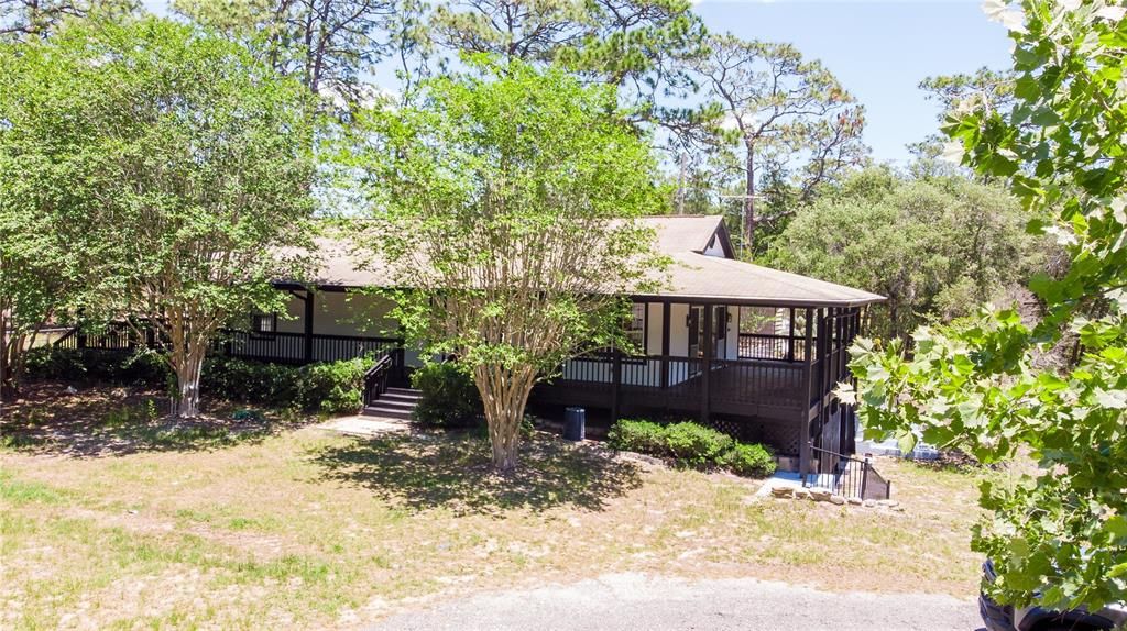 For Sale: $735,000 (3 beds, 3 baths, 2800 Square Feet)