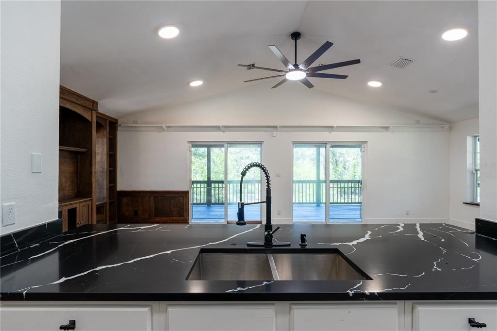 For Sale: $735,000 (3 beds, 3 baths, 2800 Square Feet)