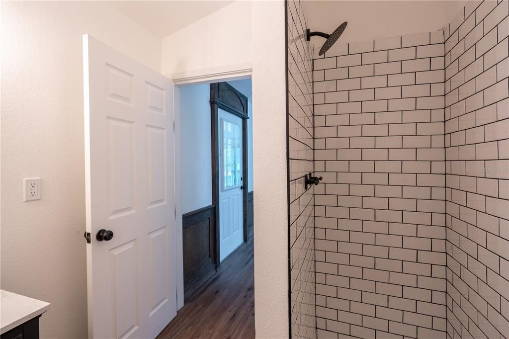 For Sale: $735,000 (3 beds, 3 baths, 2800 Square Feet)