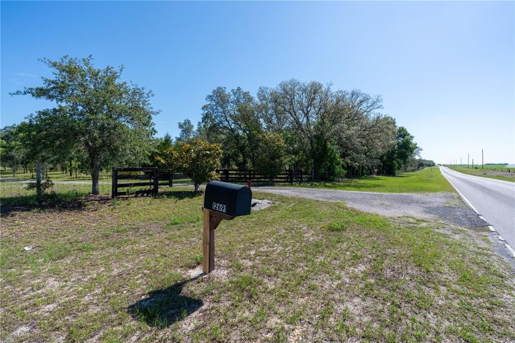 For Sale: $735,000 (3 beds, 3 baths, 2800 Square Feet)