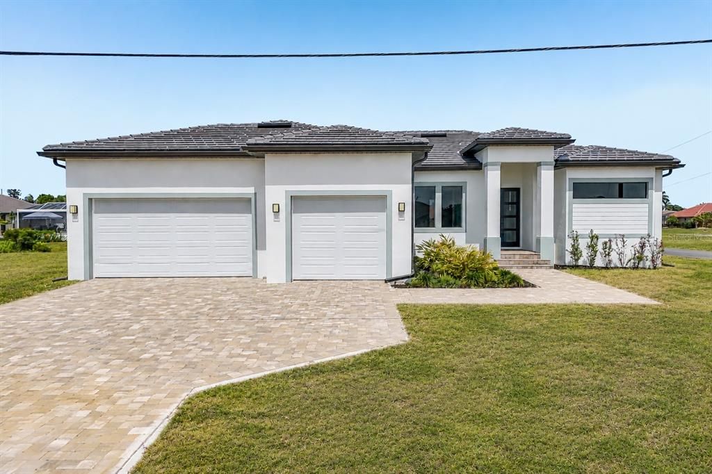 En Venta: $649,999 (4 camas, 2 baños, 2205 Pies cuadrados)