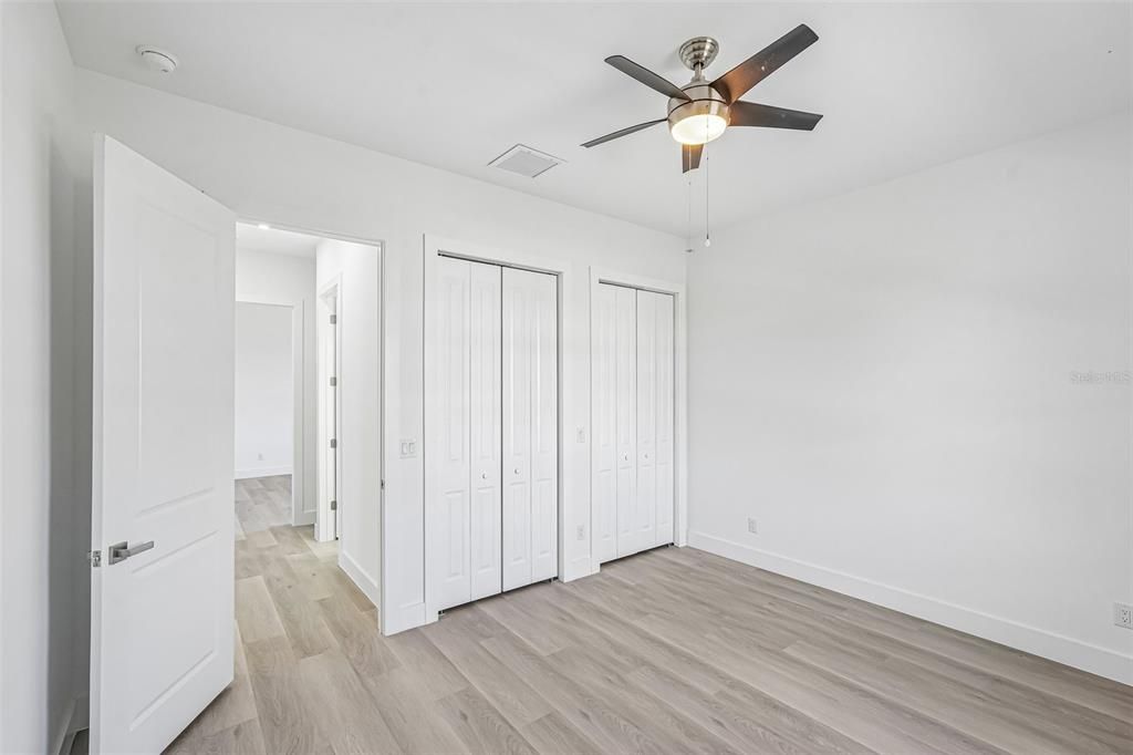 En Venta: $649,999 (4 camas, 2 baños, 2205 Pies cuadrados)
