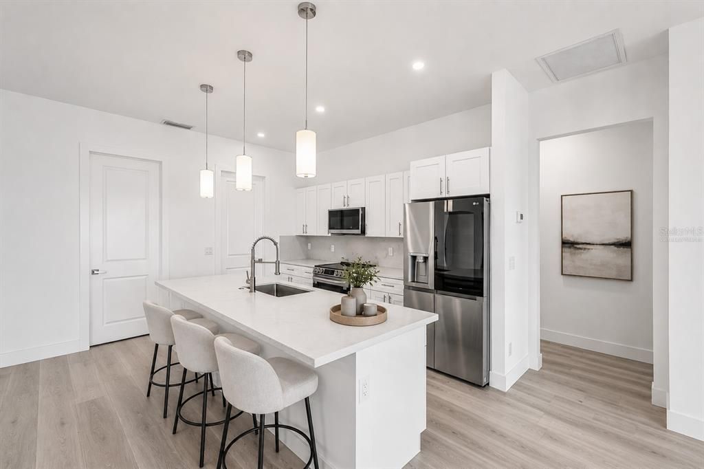 En Venta: $649,999 (4 camas, 2 baños, 2205 Pies cuadrados)