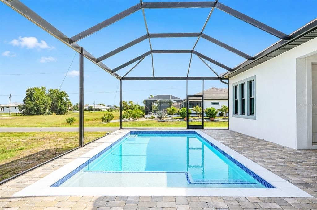 En Venta: $649,999 (4 camas, 2 baños, 2205 Pies cuadrados)