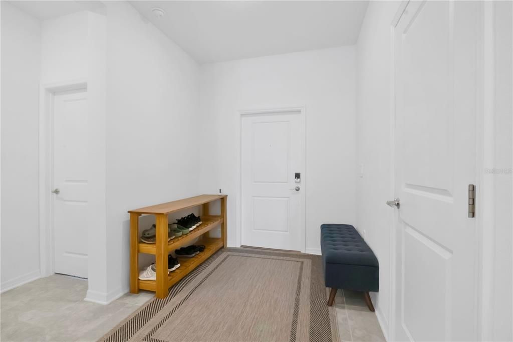 Activo con contrato: $370,000 (4 camas, 2 baños, 1843 Pies cuadrados)