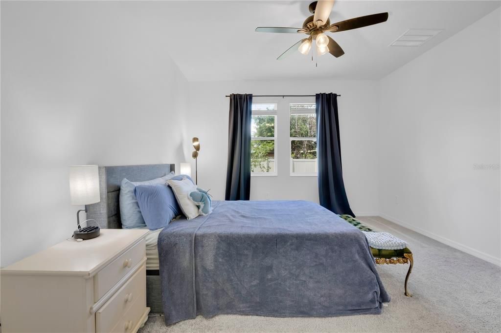 Activo con contrato: $370,000 (4 camas, 2 baños, 1843 Pies cuadrados)