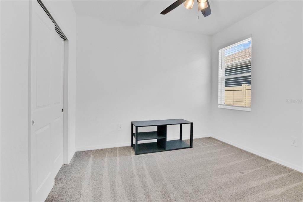 Activo con contrato: $370,000 (4 camas, 2 baños, 1843 Pies cuadrados)