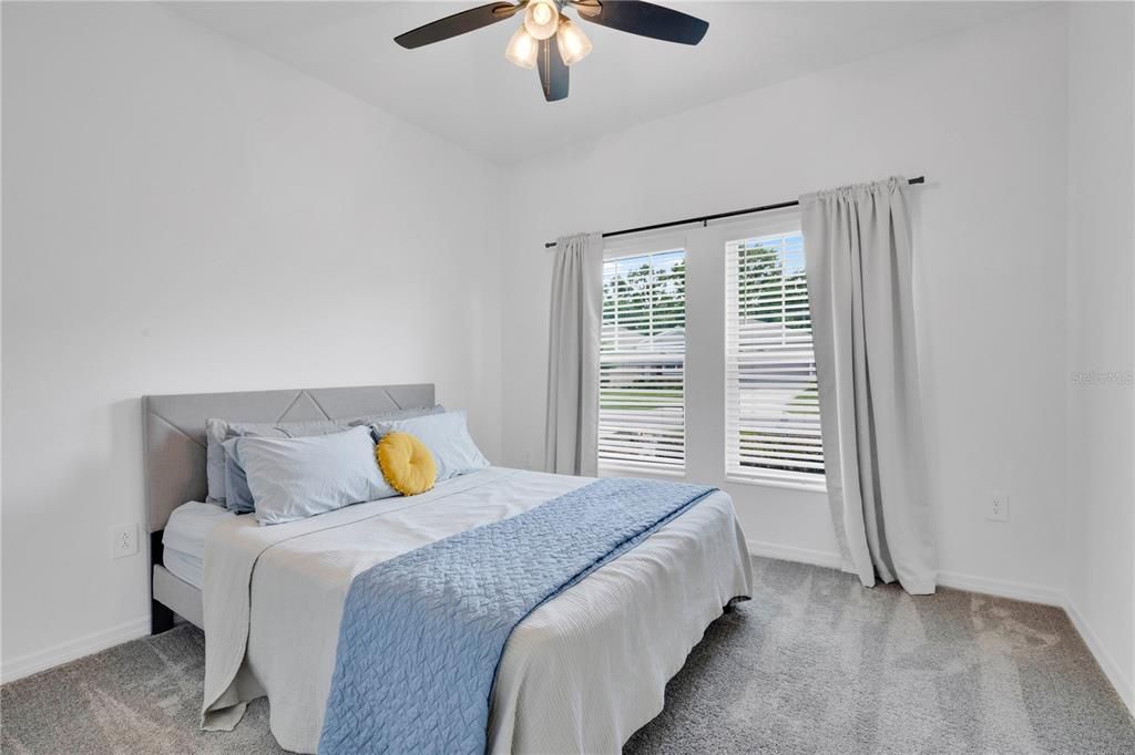Activo con contrato: $370,000 (4 camas, 2 baños, 1843 Pies cuadrados)