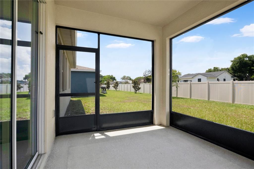Activo con contrato: $370,000 (4 camas, 2 baños, 1843 Pies cuadrados)