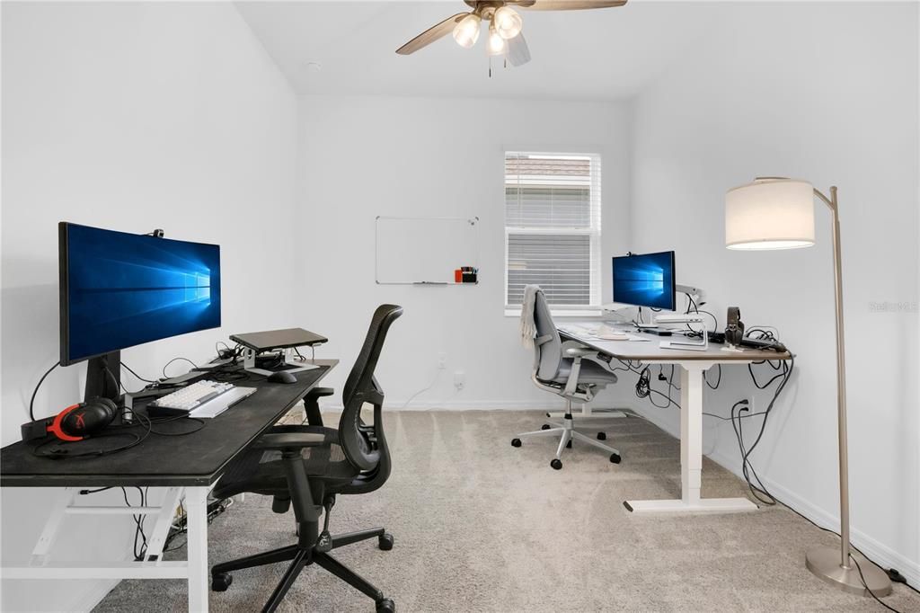 Activo con contrato: $370,000 (4 camas, 2 baños, 1843 Pies cuadrados)