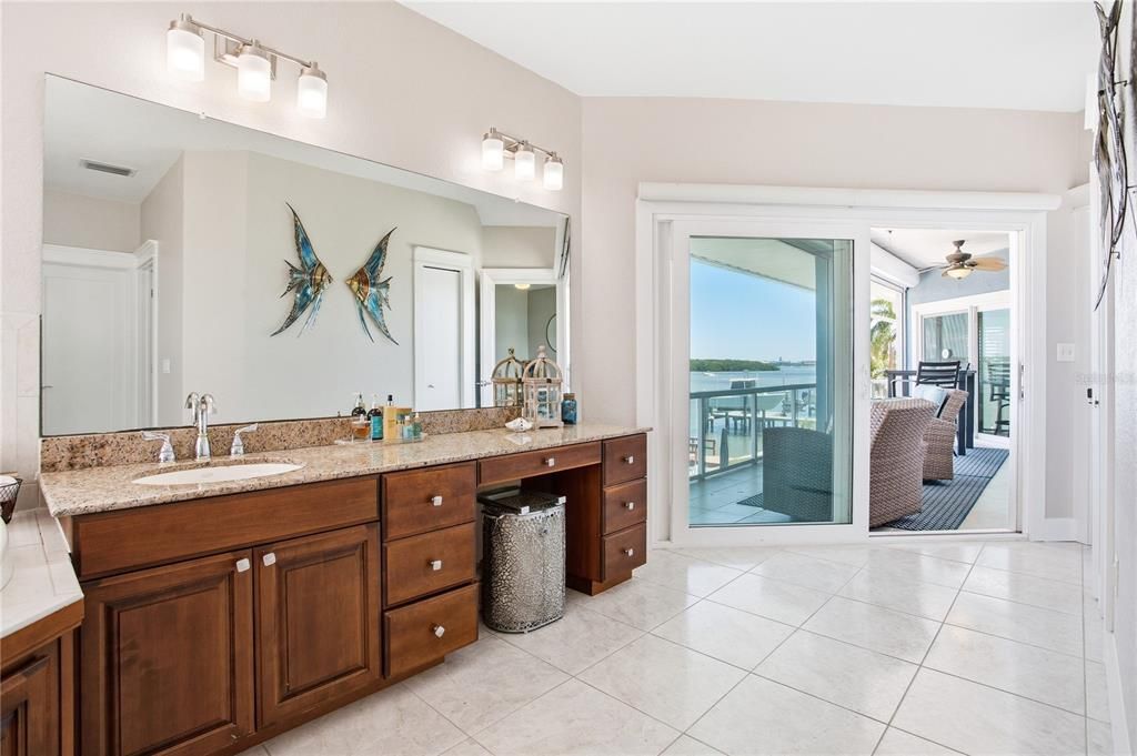 For Sale: $2,595,000 (4 beds, 3 baths, 3481 Square Feet)