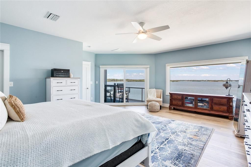 For Sale: $2,595,000 (4 beds, 3 baths, 3481 Square Feet)