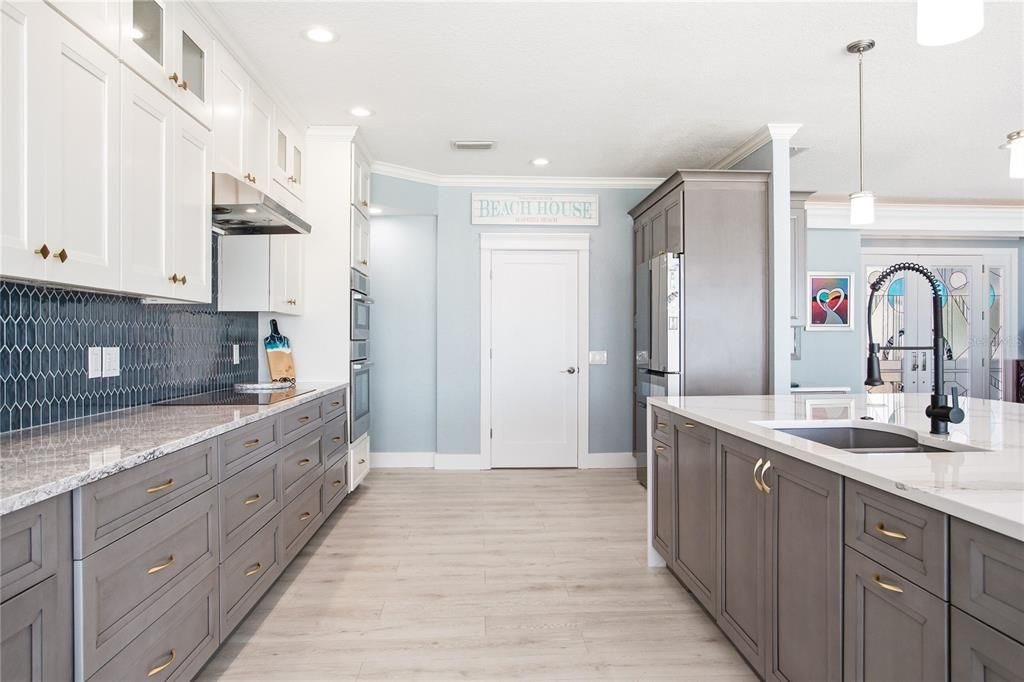 For Sale: $2,595,000 (4 beds, 3 baths, 3481 Square Feet)