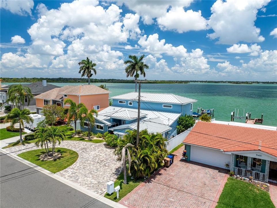 For Sale: $2,595,000 (4 beds, 3 baths, 3481 Square Feet)