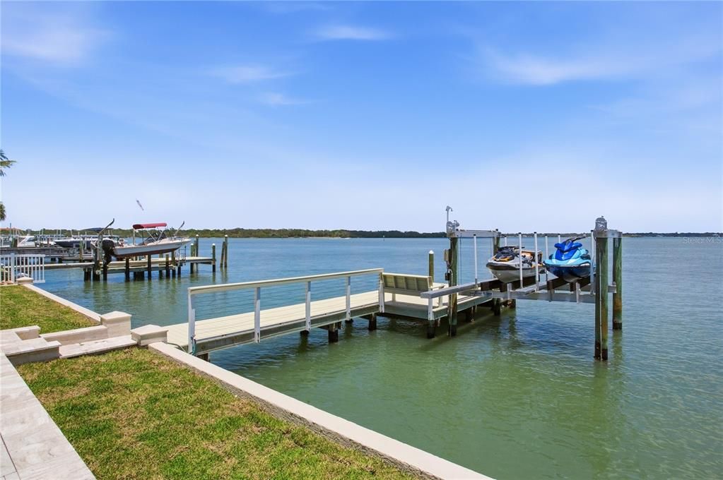 For Sale: $2,595,000 (4 beds, 3 baths, 3481 Square Feet)