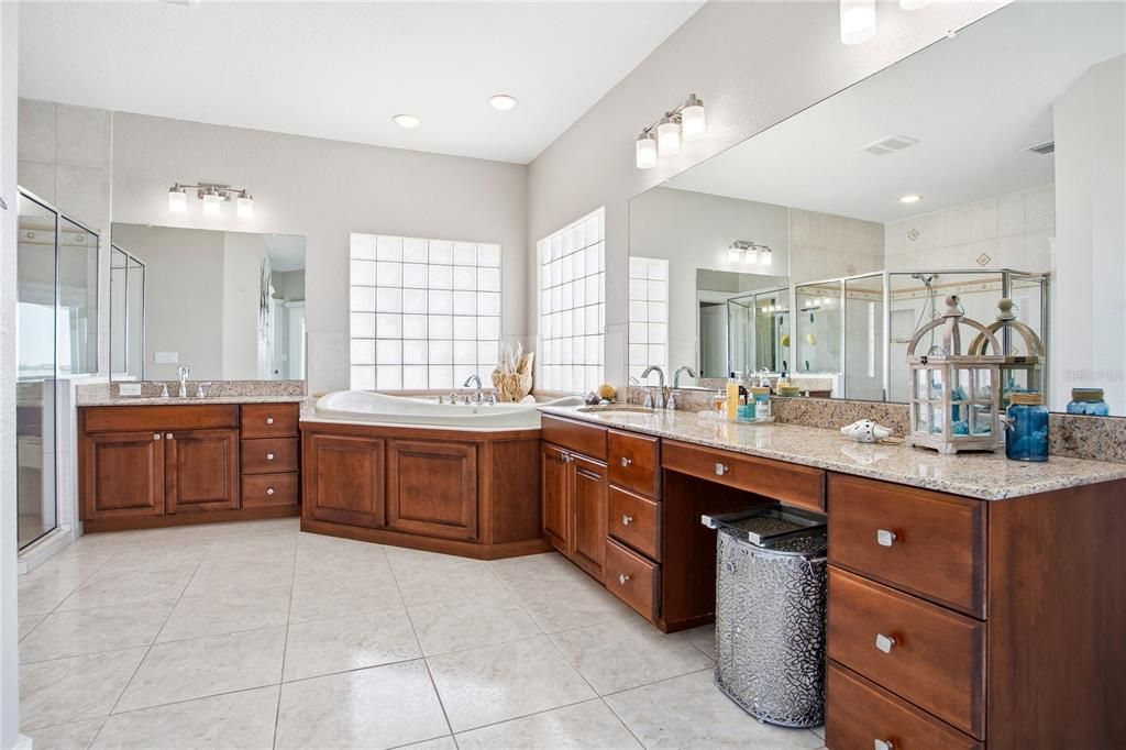 For Sale: $2,595,000 (4 beds, 3 baths, 3481 Square Feet)