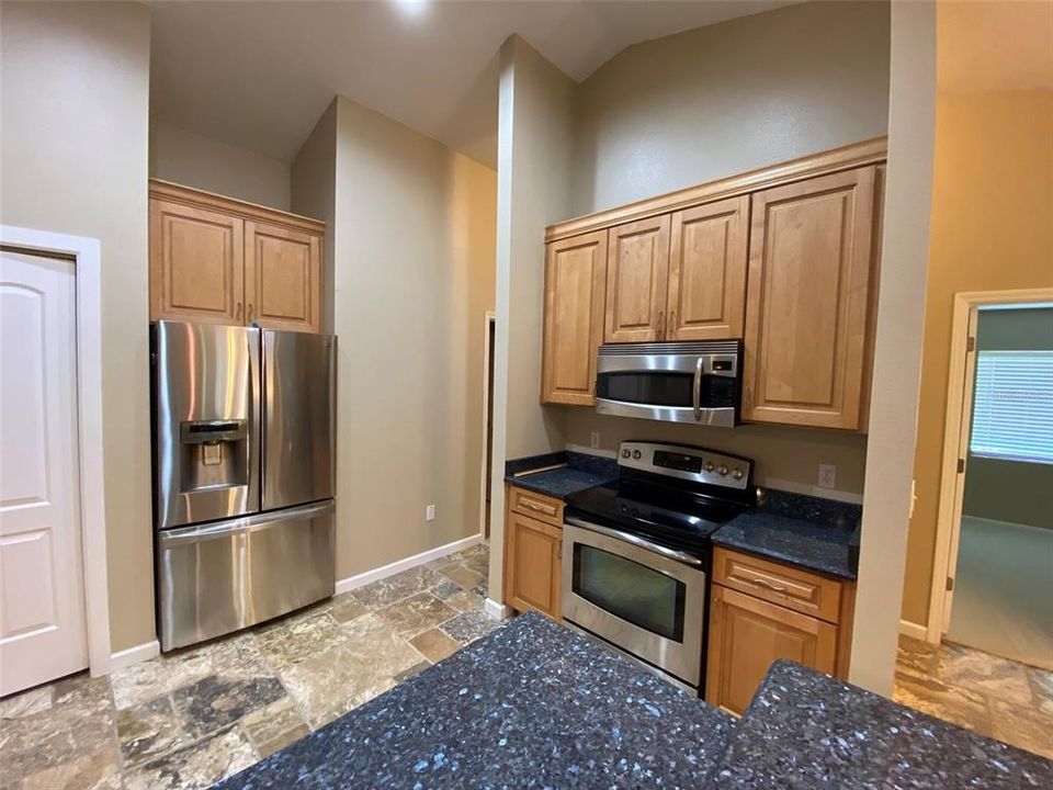 For Sale: $575,000 (3 beds, 2 baths, 1925 Square Feet)