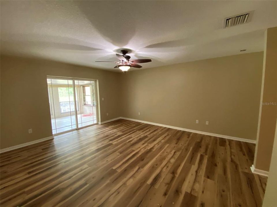 For Sale: $575,000 (3 beds, 2 baths, 1925 Square Feet)