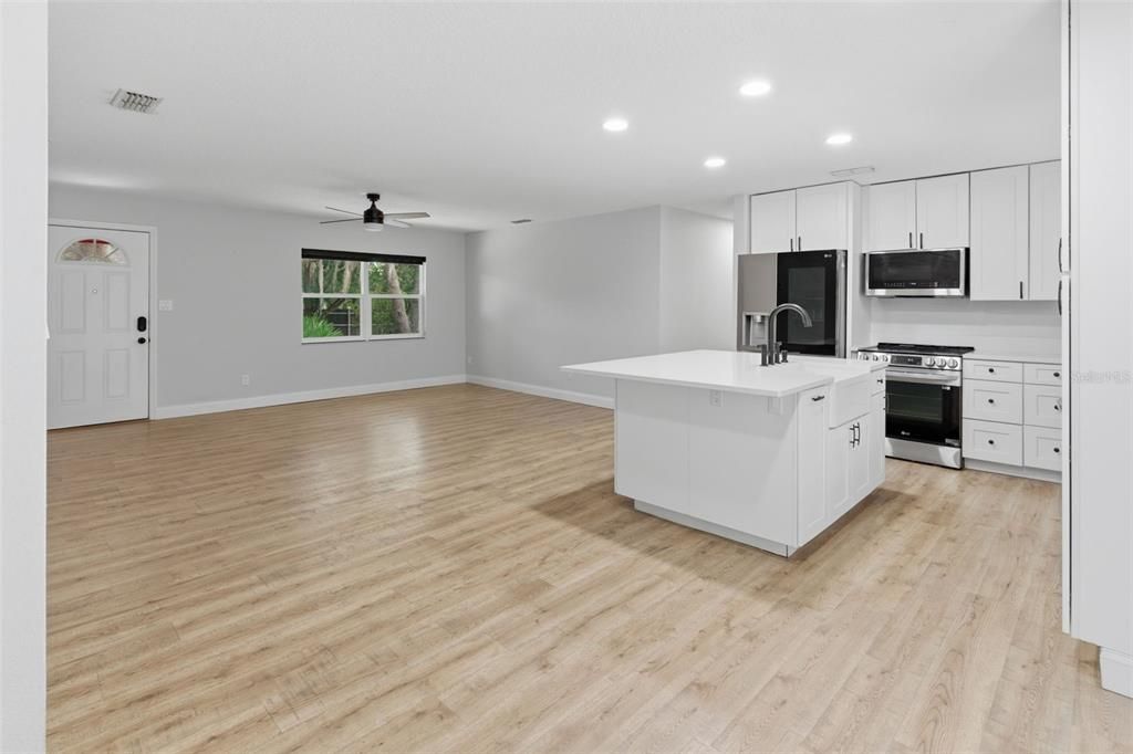 For Rent: $2,950 (3 beds, 2 baths, 1204 Square Feet)