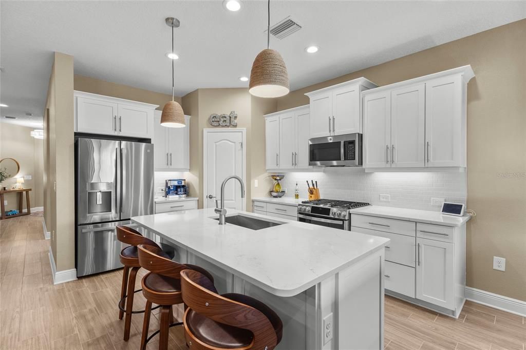 For Rent: $2,900 (3 beds, 2 baths, 1764 Square Feet)