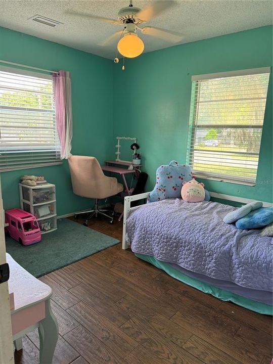 For Sale: $274,500 (3 beds, 1 baths, 1053 Square Feet)