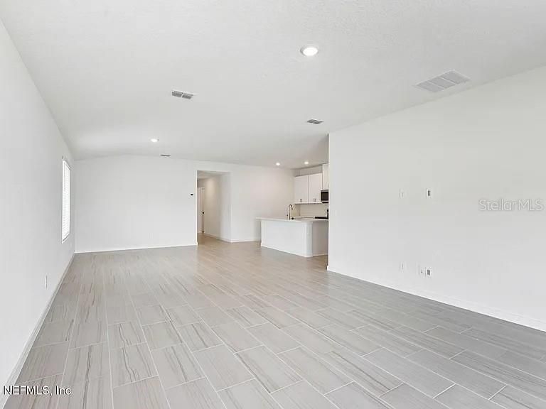 For Sale: $364,900 (4 beds, 3 baths, 1842 Square Feet)