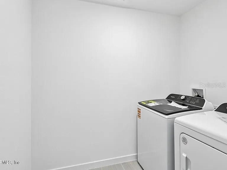 For Sale: $364,900 (4 beds, 3 baths, 1842 Square Feet)