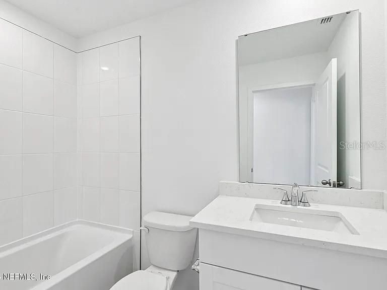 For Sale: $364,900 (4 beds, 3 baths, 1842 Square Feet)