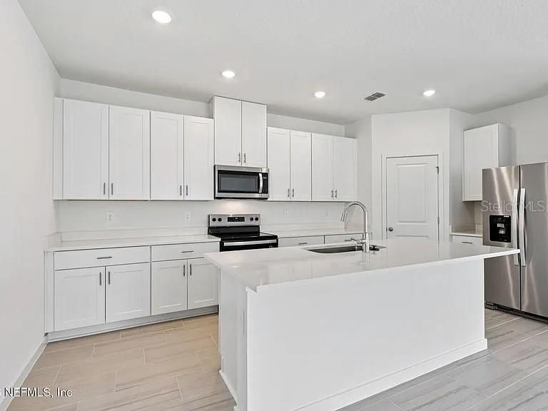 For Sale: $364,900 (4 beds, 3 baths, 1842 Square Feet)