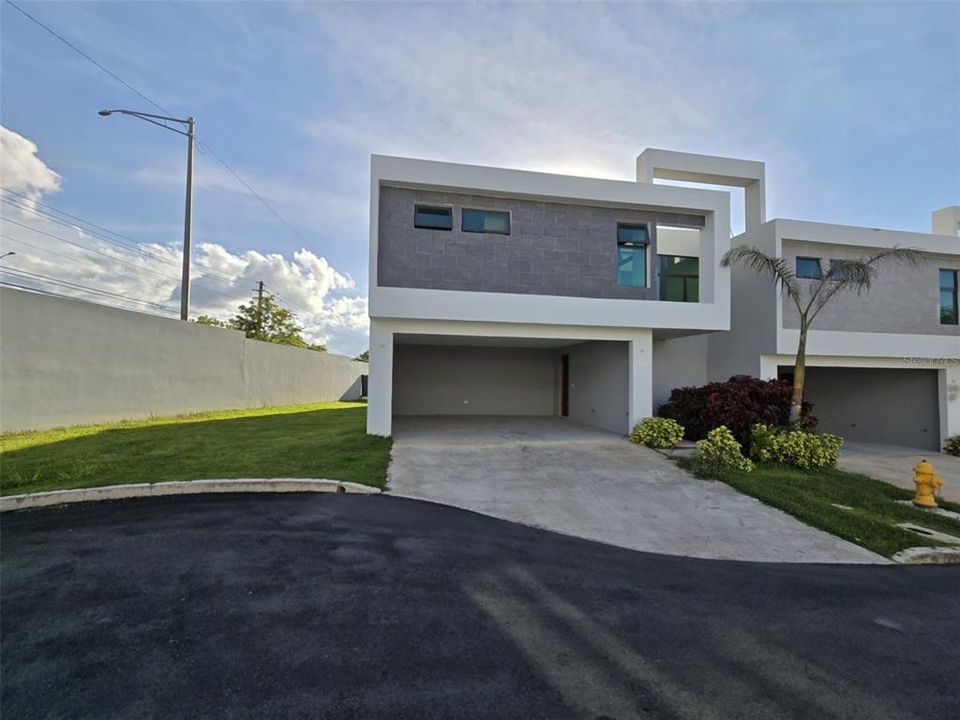 На продажу: $995,000 (4 спален, 4 ванн, 0 Квадратных фут)