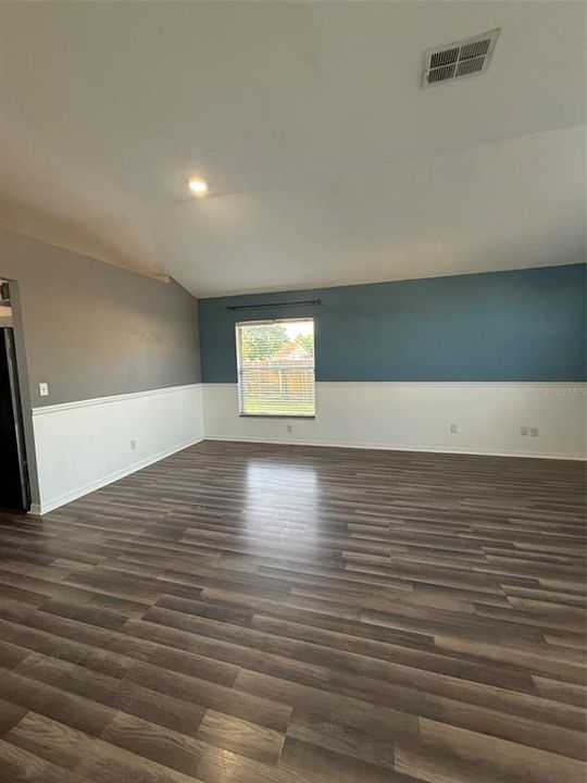 For Rent: $2,500 (3 beds, 2 baths, 1729 Square Feet)