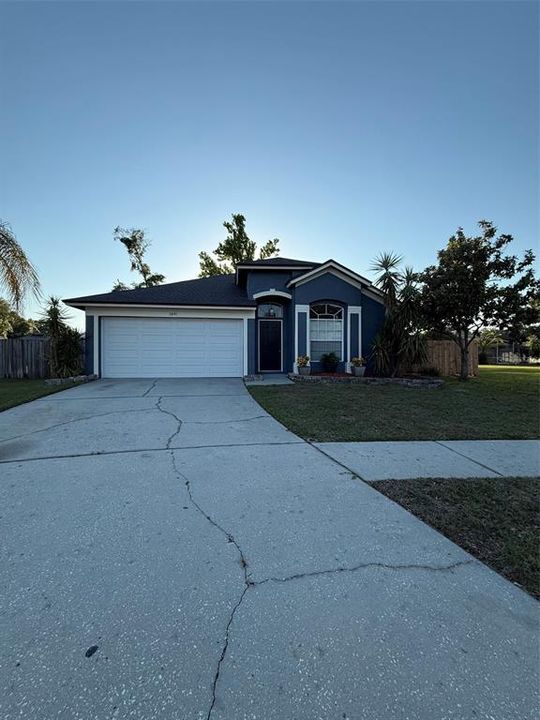 For Rent: $2,500 (3 beds, 2 baths, 1729 Square Feet)