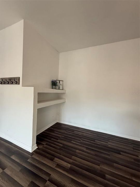 For Rent: $2,500 (3 beds, 2 baths, 1729 Square Feet)