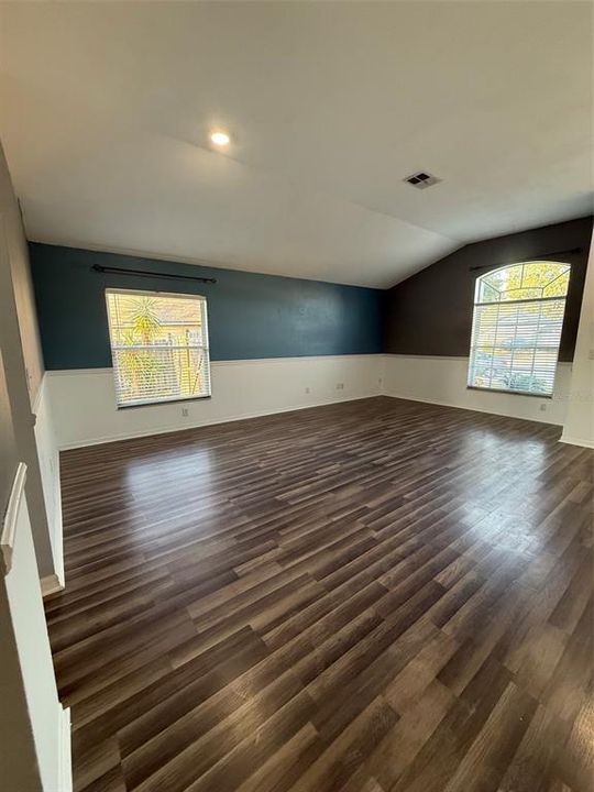 For Rent: $2,500 (3 beds, 2 baths, 1729 Square Feet)
