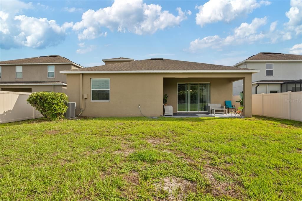 For Sale: $360,000 (5 beds, 4 baths, 2562 Square Feet)