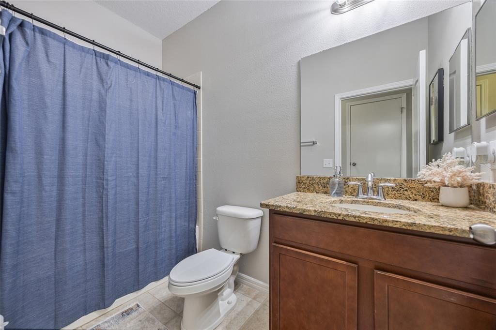 For Sale: $360,000 (5 beds, 4 baths, 2562 Square Feet)