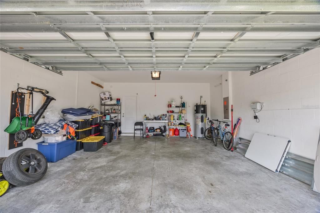 For Sale: $360,000 (5 beds, 4 baths, 2562 Square Feet)