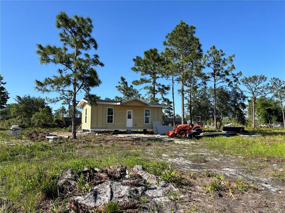 На продажу: $315,000 (7.54 acres)