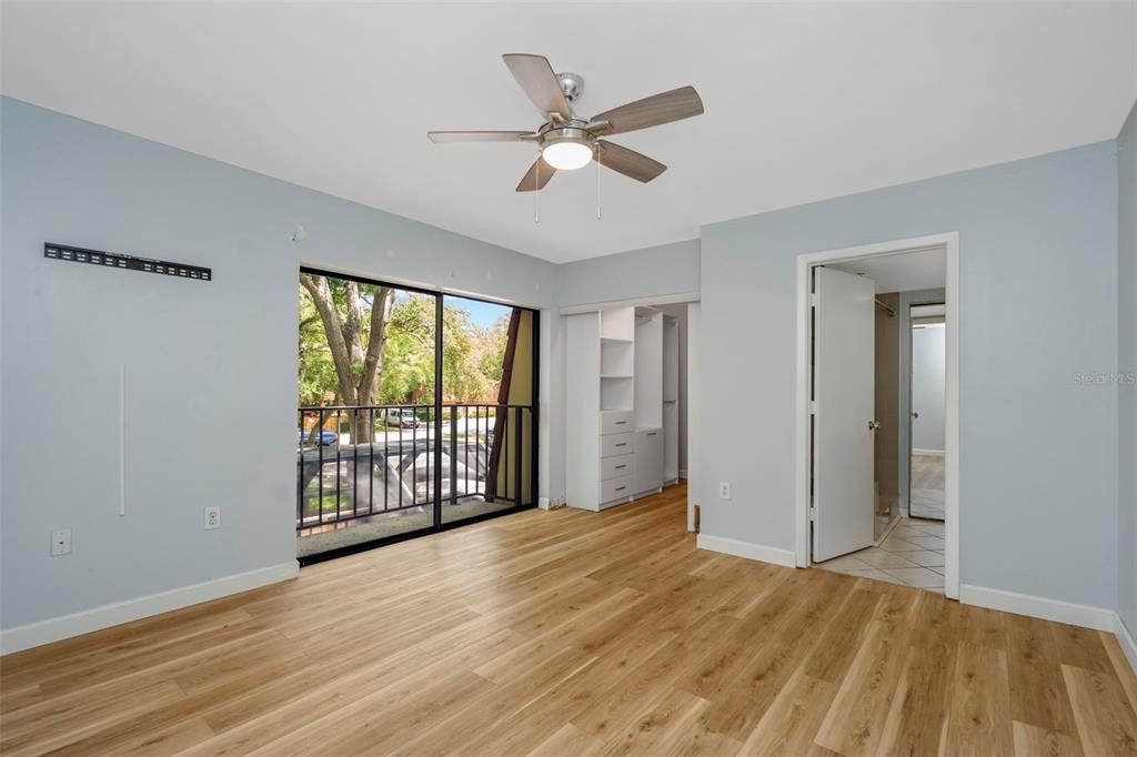 For Sale: $219,900 (2 beds, 2 baths, 1344 Square Feet)