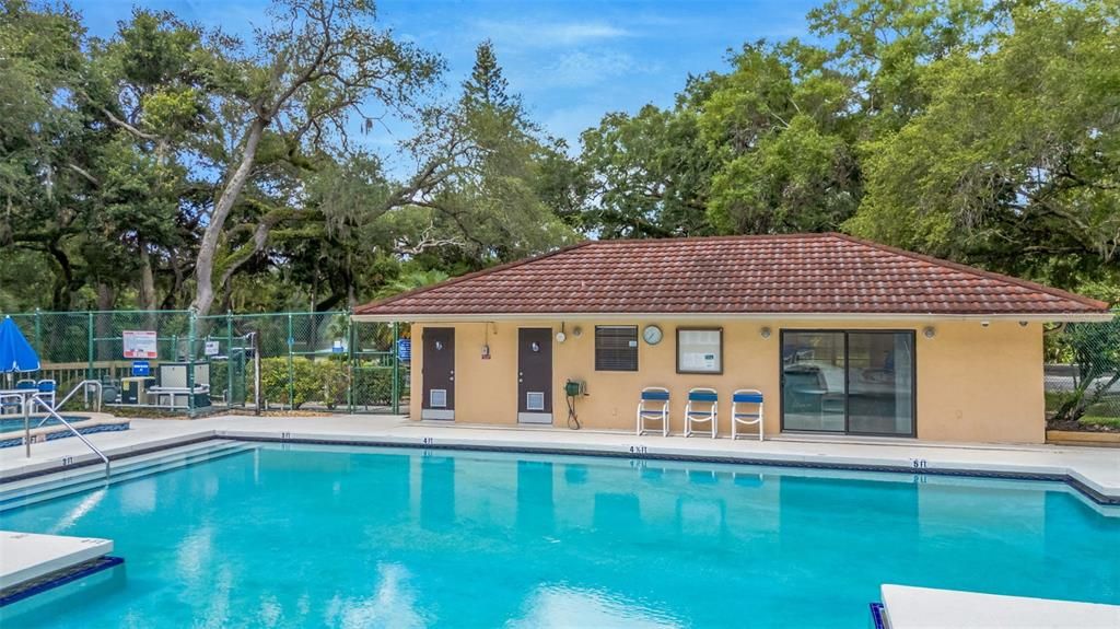 For Sale: $219,900 (2 beds, 2 baths, 1344 Square Feet)