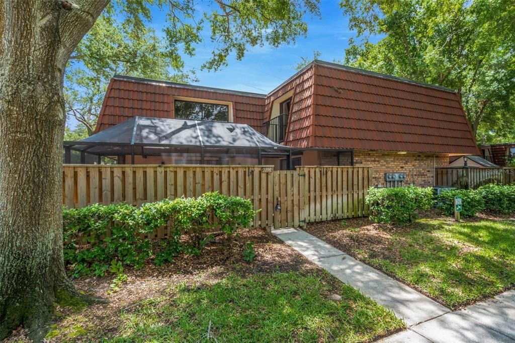 For Sale: $219,900 (2 beds, 2 baths, 1344 Square Feet)