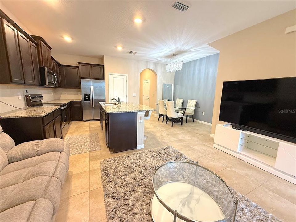 En Venta: $339,000 (3 camas, 2 baños, 1725 Pies cuadrados)
