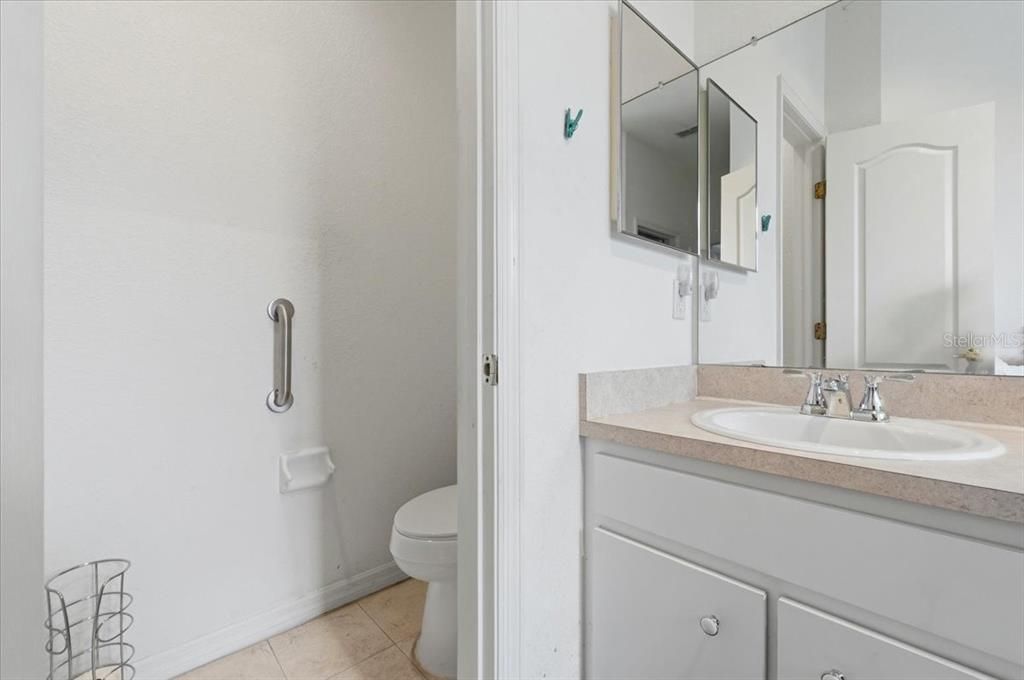 Active With Contract: $350,000 (3 beds, 2 baths, 1955 Square Feet)