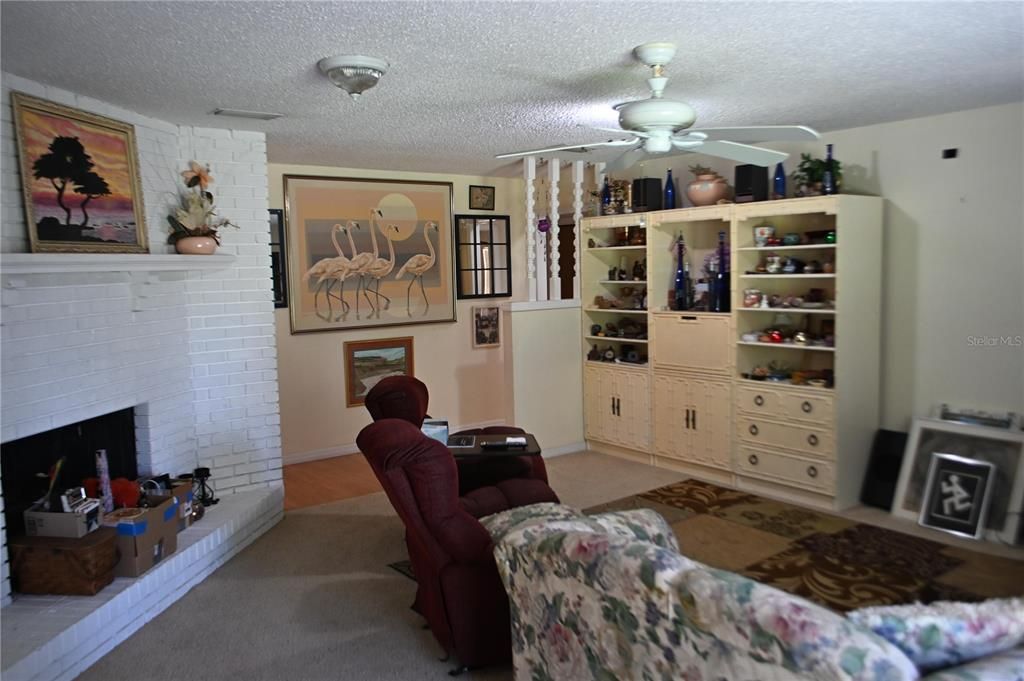 For Sale: $249,900 (3 beds, 2 baths, 1540 Square Feet)
