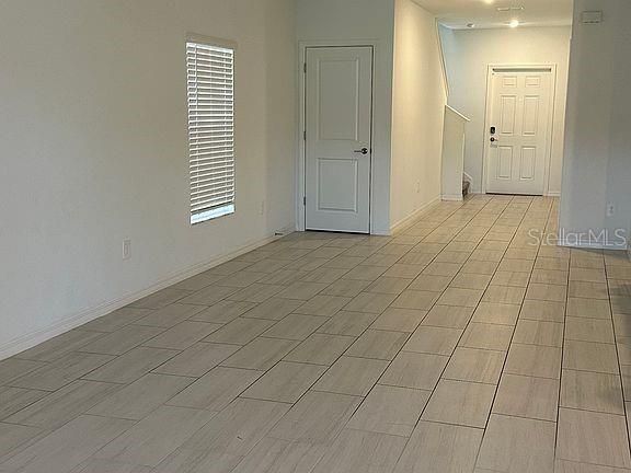 For Rent: $3,100 (6 beds, 3 baths, 2614 Square Feet)