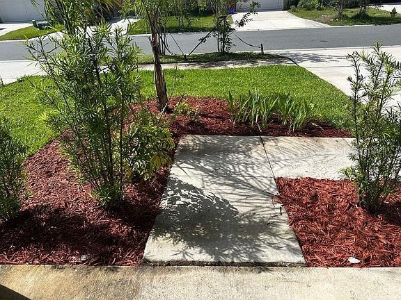 For Rent: $3,100 (6 beds, 3 baths, 2614 Square Feet)